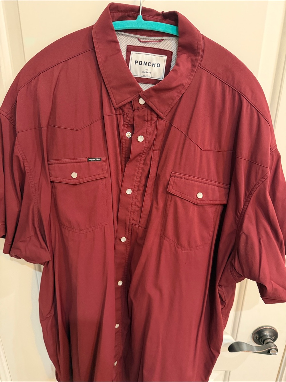 PONCHO Men's Short-Sleeve Button-Down Shirt in Deep Burgundy